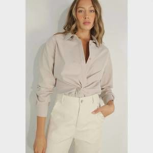 NEW MULLA classic-with-a-twist top in stone